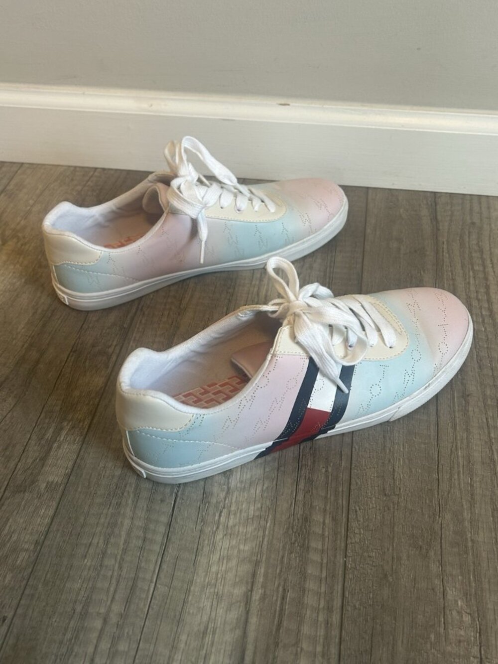 Tommy Hilfiger TWLAYLEE Women’s Sneakers Size 10M Pastel Stripe Casual Shoes - Picture 11 of 12
